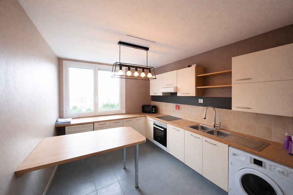 BELLEVUE/PENFELD - APPARTEMENT 105 M² - GRANDE PIECE DE VIE - 4 CHAMBRES - PARKING SOUTERRAIN - ASCENSEUR - FORTE RENTABILITE POSSIBLE photo 2