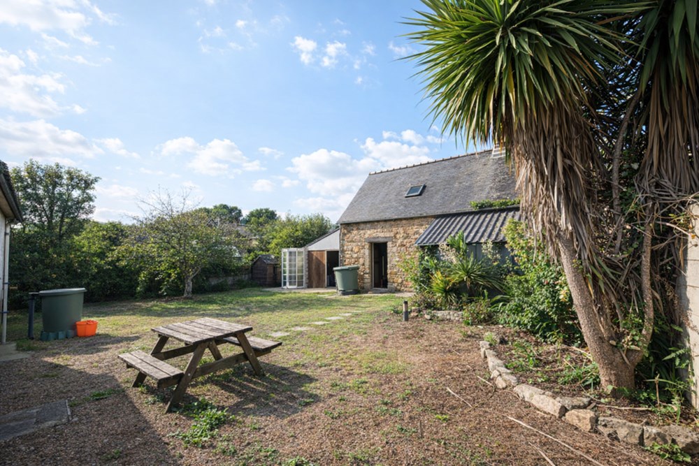 MAISON 4 CHAMBRES 6 POSSIBLES - STUDIO INDEPENDANT - PROXIMITE AXE RN12 - JARDIN 700M² - VIE DE PLAIN-PIED