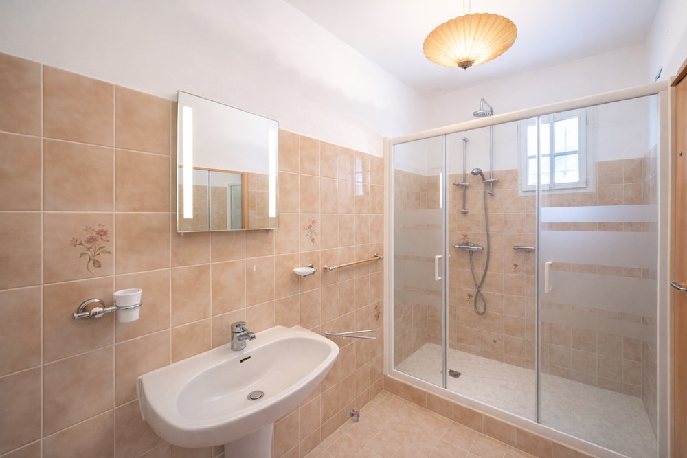 MAISON 4 CHAMBRES 6 POSSIBLES - STUDIO INDEPENDANT - PROXIMITE AXE RN12 - JARDIN 700M² - VIE DE PLAIN-PIED photo 5