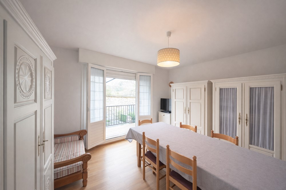APPARTEMENT T2 DE 60 M² - BALCON EXPOSE SUD-OUEST - PROCHE DE LA GARE - CALME - DALLE BETON photo 2
