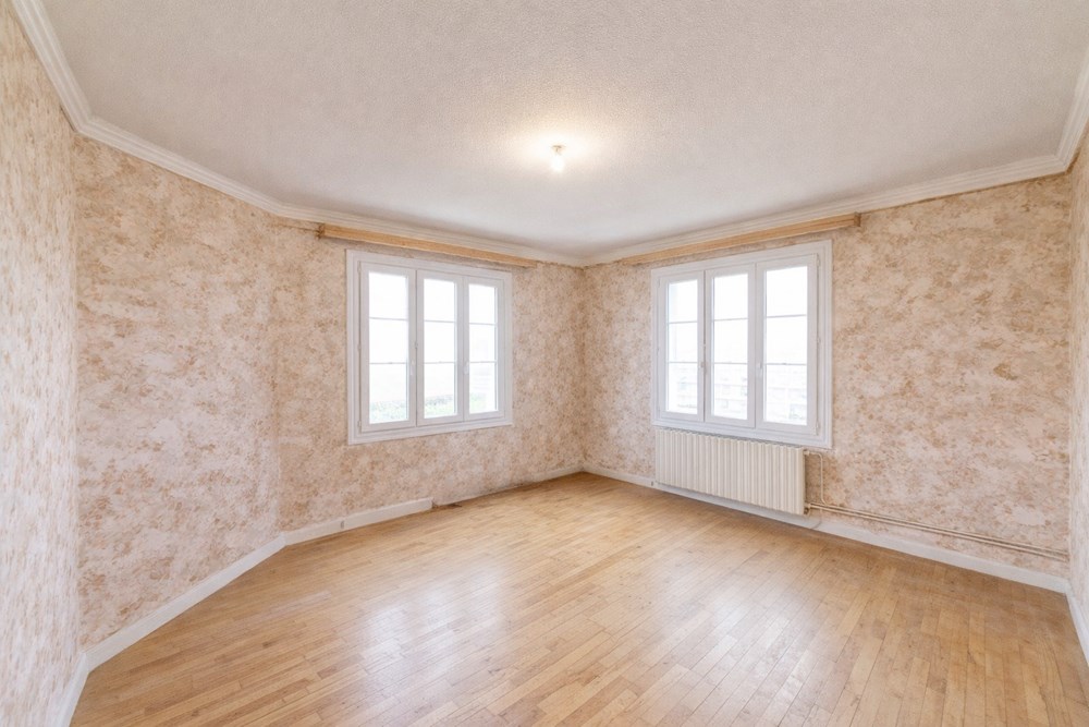 MAISON - 3 CHAMBRES (POSSIBLE 5) - GARAGE - DALLE BETON - GRAND JARDIN ARBORE ET FLEURI - PROCHE TOUTES COMMODITES - QUARTIER CALME photo 4