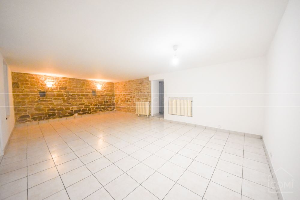 MAISON DE VILLE - ENTIEREMENT RENOVEE - IDEALE INVESTISSEUR - PROCHE TOUTES COMMODITEES