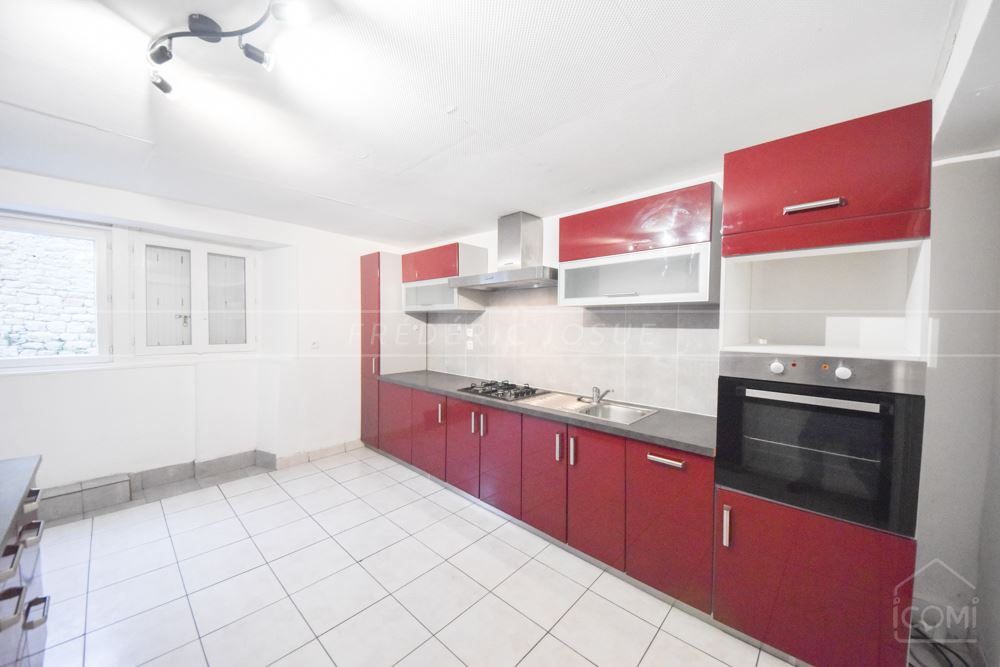 MAISON DE VILLE - ENTIEREMENT RENOVEE - IDEALE INVESTISSEUR - PROCHE TOUTES COMMODITEES photo 2