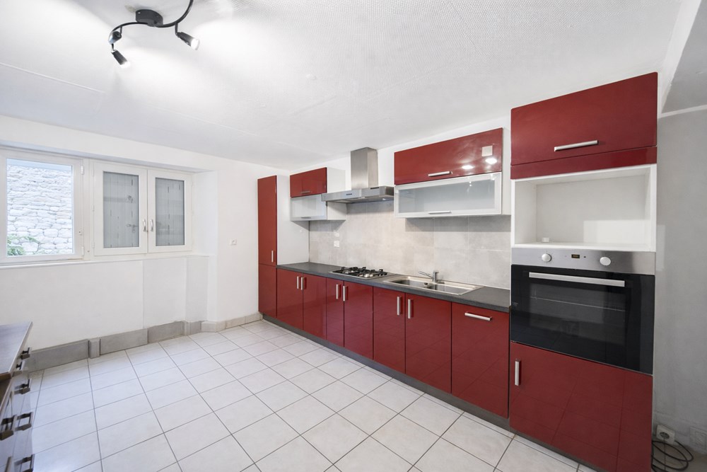 MAISON DE VILLE - ENTIEREMENT RENOVEE - IDEALE INVESTISSEUR - PROCHE TOUTES COMMODITEES photo 2