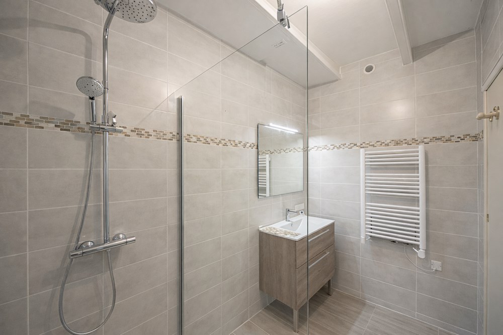 MAISON T7 DE 120M² AVEC 5 CHAMBRES ET GARAGE - VIE DE PLAIN-PIED POSSIBLE - A PROXIMITE PLAGES ET COMMERCES - TERRAIN 550M² photo 4