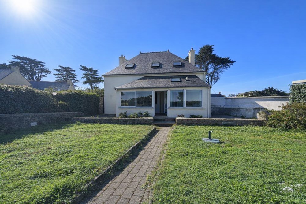 MAISON T6 DES ANNEES 50 - PIECE DE VIE TRIPLE AVEC VERANDA - 4 CHAMBRES - TERRAIN 1000M²