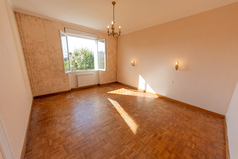 MAISON DE VILLE T5 145M² DE 1953 - 3 CHAMBRES POSSIBLE 4 - GARAGE SUR TERRAIN DE 450M² photo 4