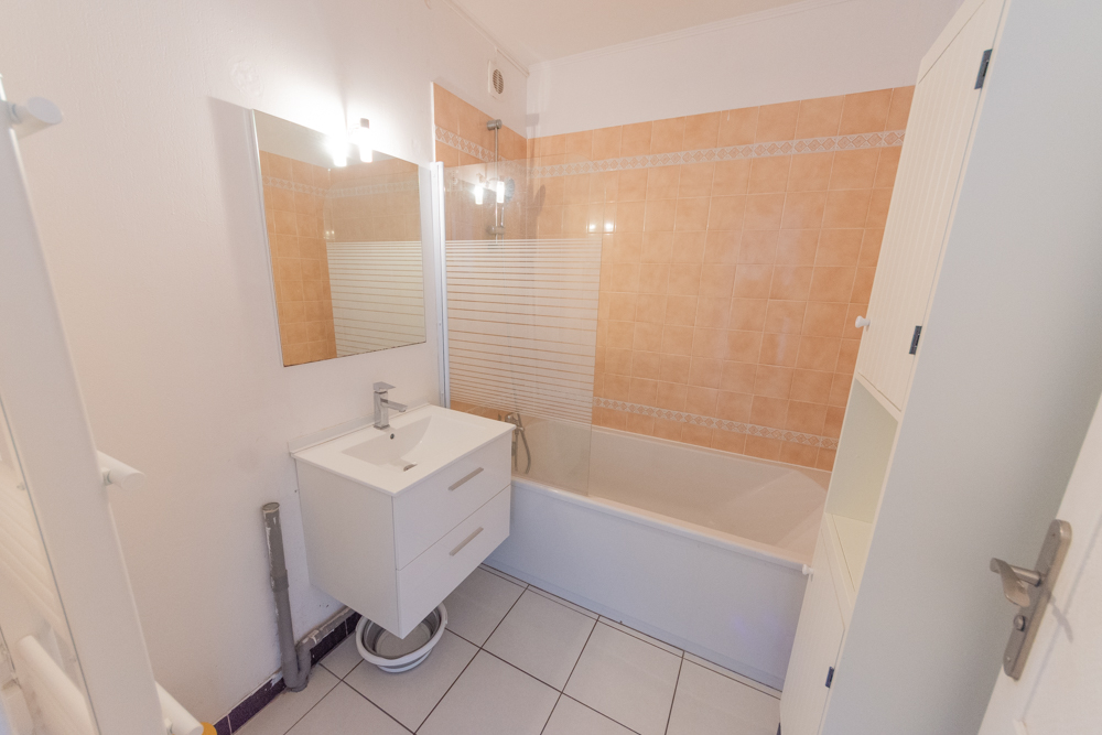 APPARTEMENT T4 78M² AVEC BALCON, CAVE, PARKING PRIVE, ASCENSEUR, FIBRE ET ESPACES VERTS photo 4