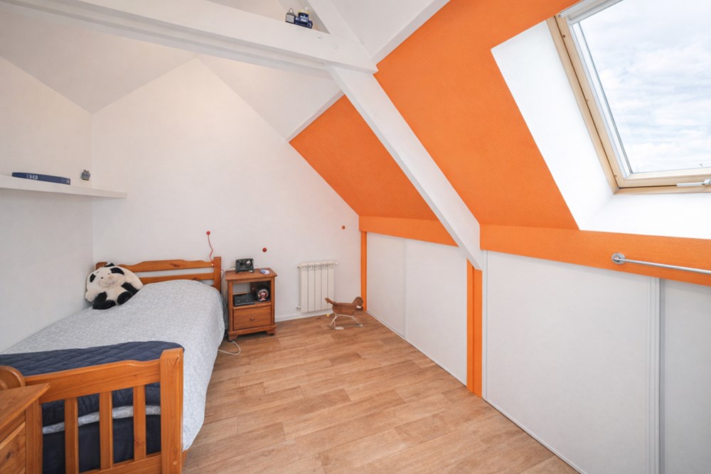 MAISON - 120 M² - RENOVEE - 6 CHAMBRES - JARDIN - COMMERCES ET ECOLES ACCESSIBLES A PIED photo 5