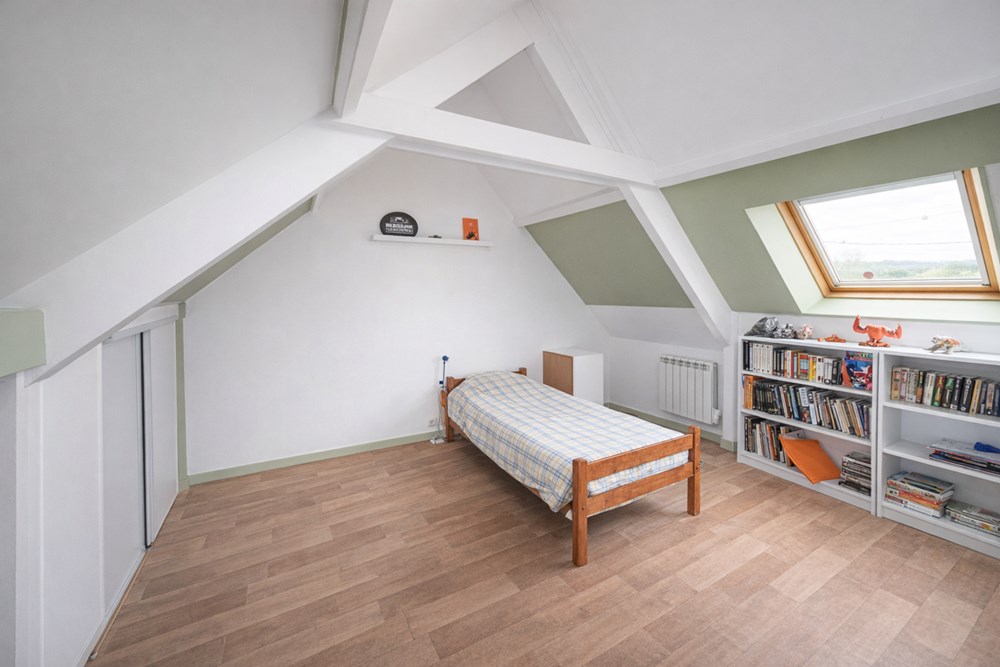MAISON - 120 M² - RENOVEE - 6 CHAMBRES - JARDIN - COMMERCES ET ECOLES ACCESSIBLES A PIED photo 3