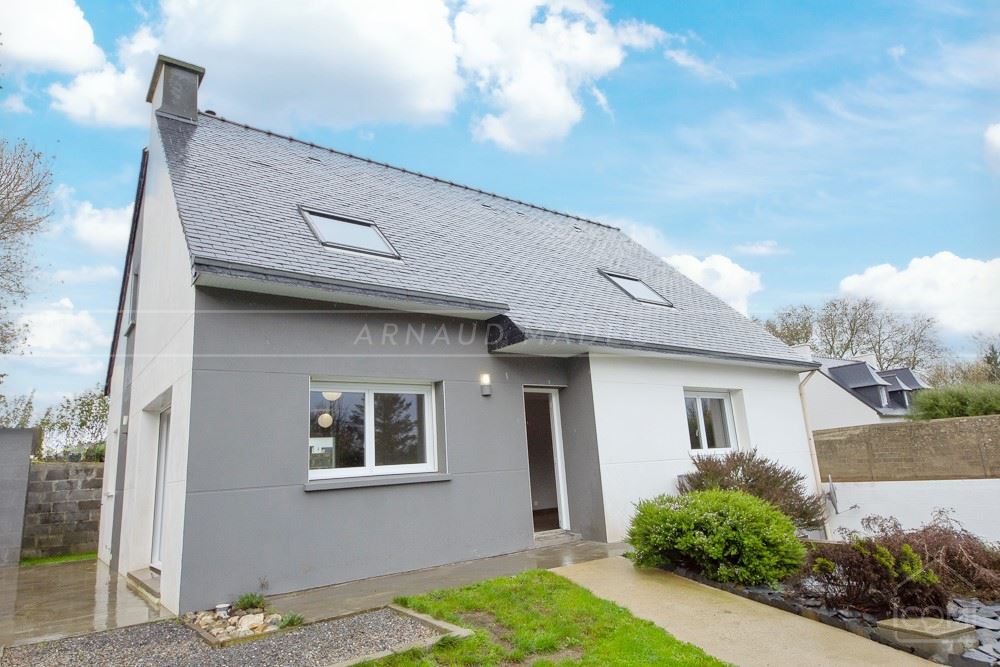 MAISON CONTEMPORAINE 2015 - T6 DE 150M² - SUPERBE ESPACE DE VIE DE +50 M² - 4 BELLES CHAMBRES - TERRAIN CLOS - RARE photo 2