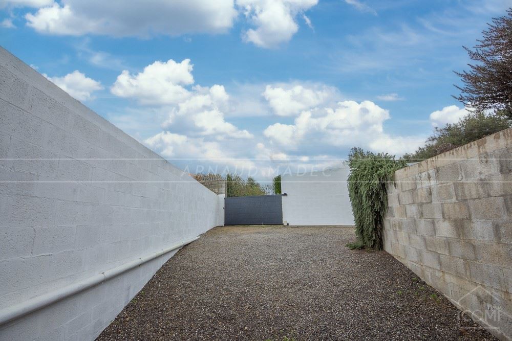 MAISON CONTEMPORAINE 2015 - T6 DE 150M² - SUPERBE ESPACE DE VIE DE +50 M² - 4 BELLES CHAMBRES - TERRAIN CLOS - RARE photo 4