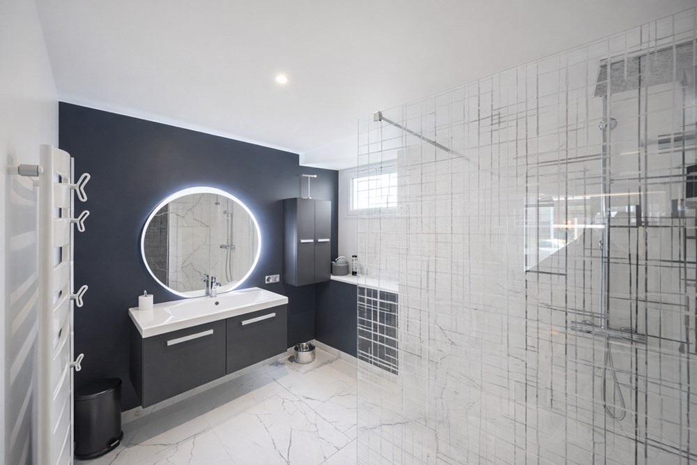 SUPERBE APPARTEMENT 85 M² - 2 CHAMBRES - COUP DE COEUR - DALLE BETON - PLACE DE PARKING photo 4