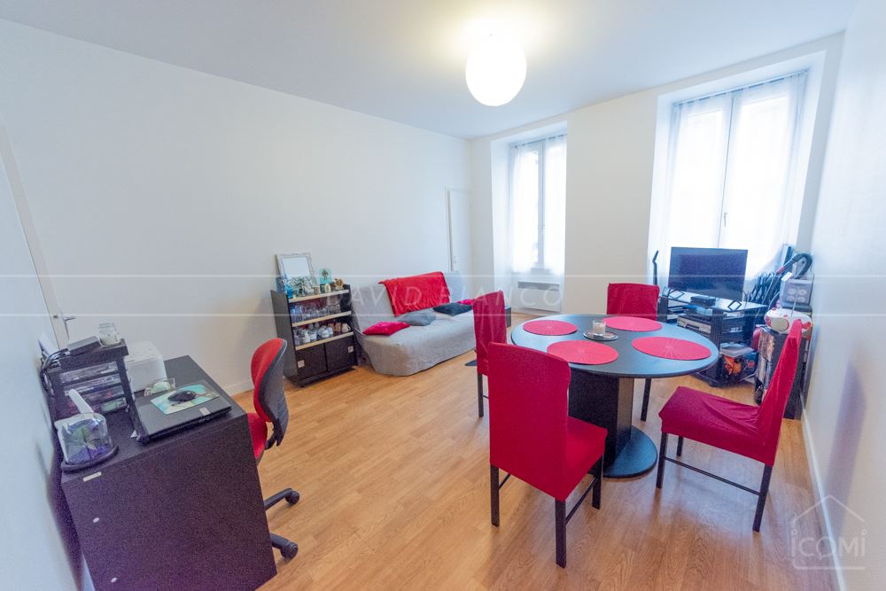 APPARTEMENT T2 38M² AU PREMIER ETAGE SUR 2 - LOUE MEUBLE - LUMINEUX - BEAU POTENTIEL photo 2