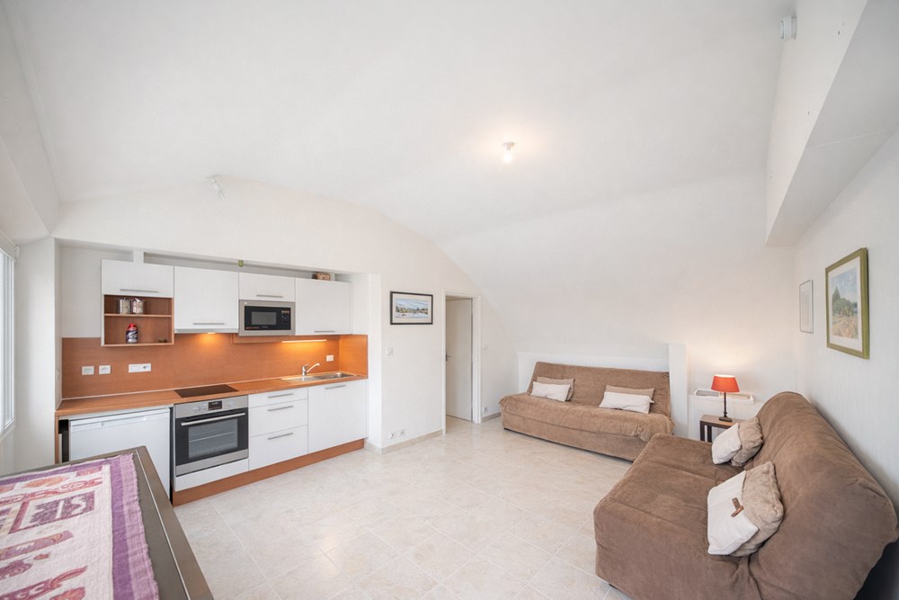 APPARTEMENT T2 - PIECE DE VIE AVEC ACCES TERRASSE - ASCENSEUR - VUE MER - DOUBLE GARAGE (OPTION) - RARE photo 3