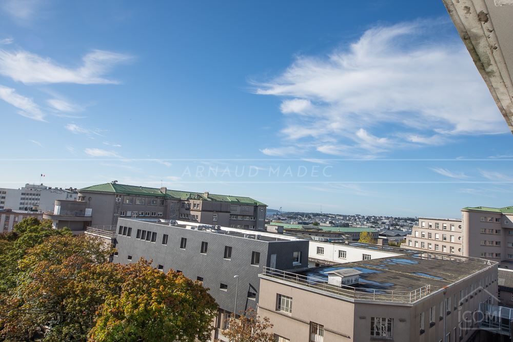 APPARTEMENT T3 - SUPERBE PIECE DE VIE +35 M² - CHARME - PRESTATIONS HAUT DE GAMME - VUE DEGAGEE - VUE MER - ASCENSEUR photo 4
