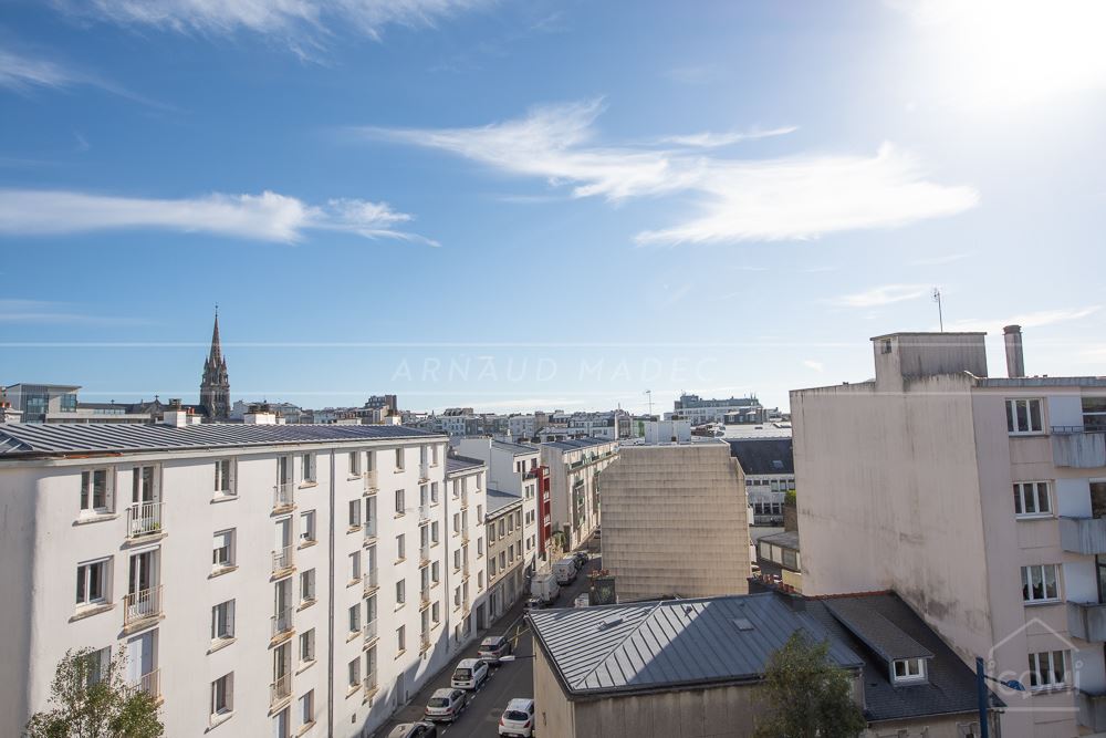 APPARTEMENT T3 - SUPERBE PIECE DE VIE +35 M² - CHARME - PRESTATIONS HAUT DE GAMME - VUE DEGAGEE - VUE MER - ASCENSEUR photo 2