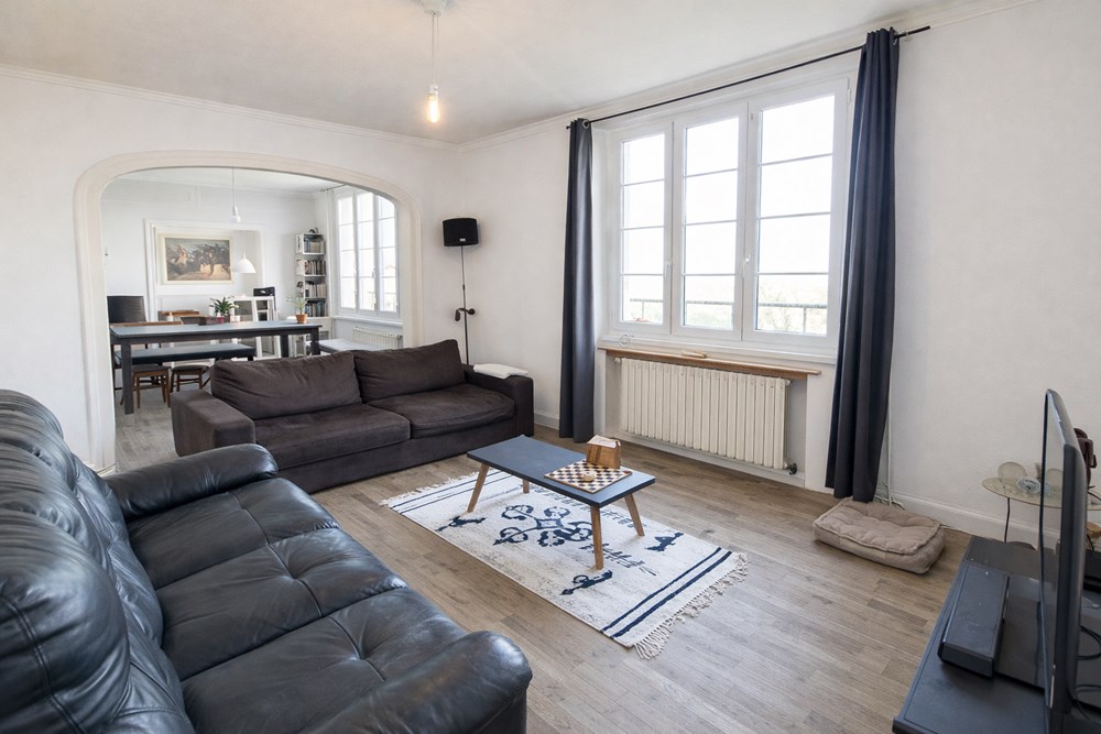 CHARMANTE MAISON DES ANNEES 50 A RENOVER - 3 CHAMBRES - 110 M² - GARAGE - JARDIN - PROCHE DU BOURG - BEAU POTENTIEL photo 2