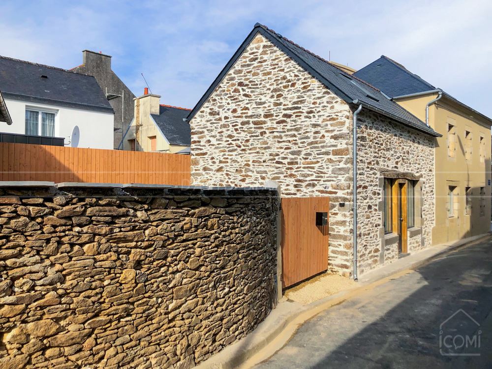 MAISON DE VILLE T6 DE 152M² AVEC GARAGE - 5 CHAMBRES - TERRAIN CLOS DE 220M² ENTIEREMENT RENOVEE