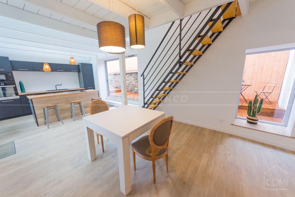 MAISON DE VILLE T6 DE 152M² AVEC GARAGE - 5 CHAMBRES - TERRAIN CLOS DE 220M² ENTIEREMENT RENOVEE photo 2