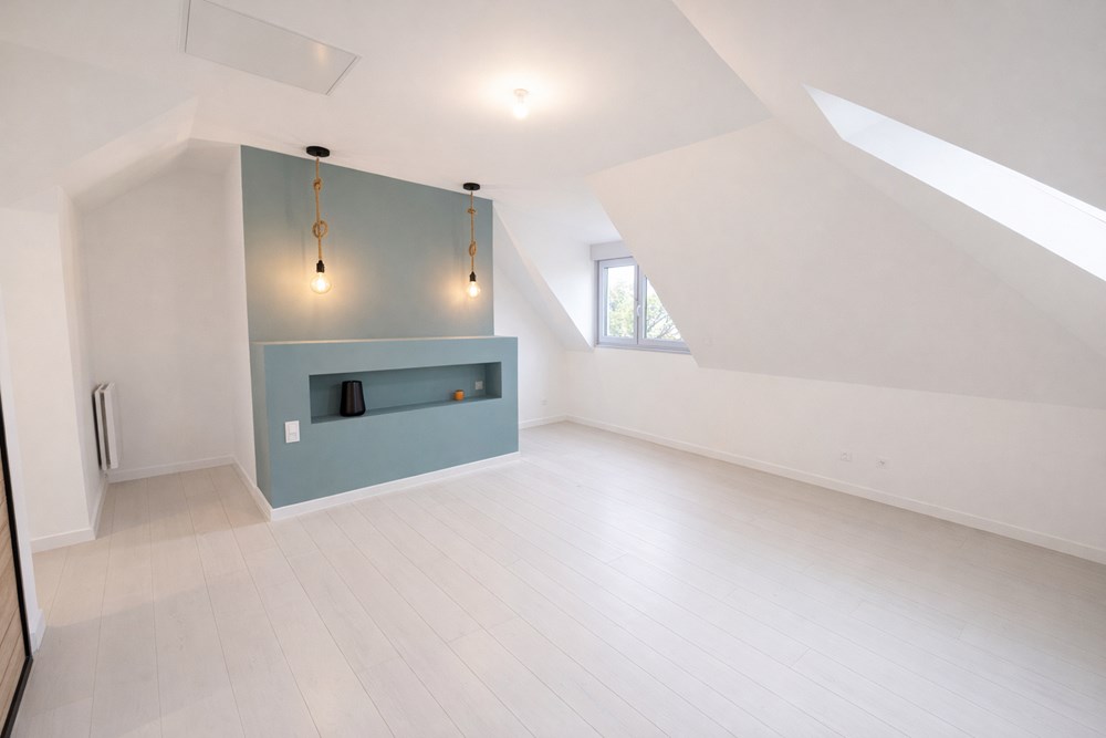 MAISON DE VILLE T6 DE 152M² AVEC GARAGE - 5 CHAMBRES - TERRAIN CLOS DE 220M² ENTIEREMENT RENOVEE photo 4