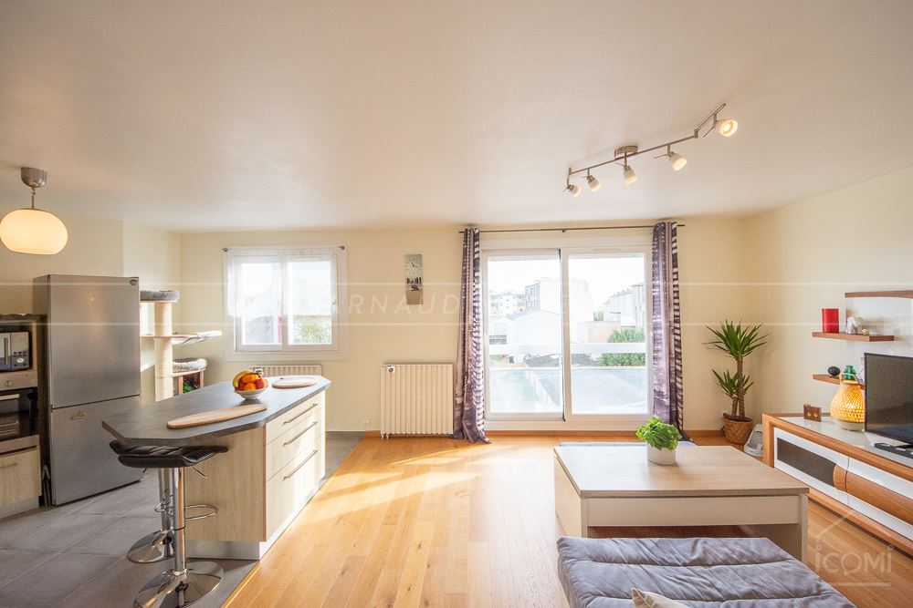 APPARTEMENT T4 - SUPERBE PIECE DE VIE DOUBLE - 3 BELLES CHAMBRES - DERNIER ETAGE - PARKING - AUCUNS TRAVAUX - RARE photo 4