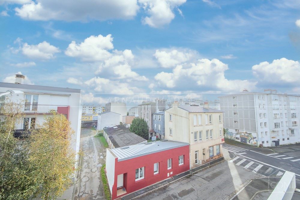 APPARTEMENT T4 - SUPERBE PIECE DE VIE DOUBLE - 3 BELLES CHAMBRES - DERNIER ETAGE - PARKING - AUCUNS TRAVAUX - RARE