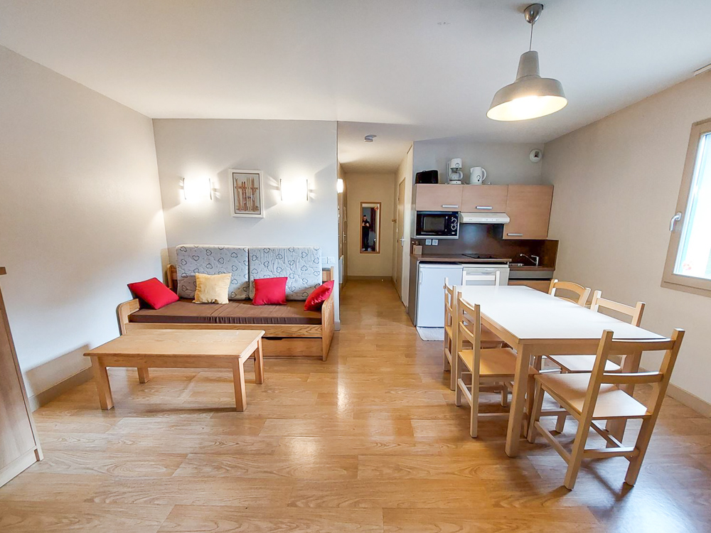 APPARTEMENT T2 41M² AVEC 4 COUCHAGES - TERRASSE 11M² - ACCES PMR - RESIDENCE *** AVEC PISCINE ET SPA
