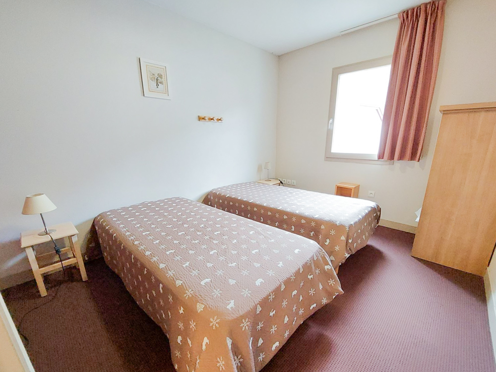 APPARTEMENT T2 41M² AVEC 4 COUCHAGES - TERRASSE 11M² - ACCES PMR - RESIDENCE *** AVEC PISCINE ET SPA photo 4