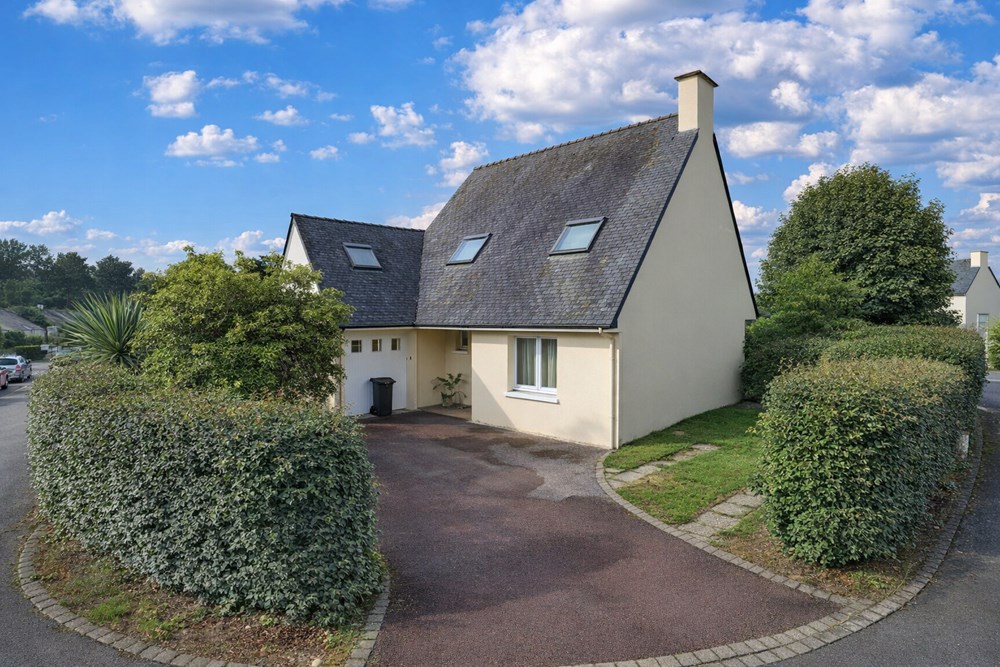 MAISON - ---------------------------------------------------------------------------------------------------------------------