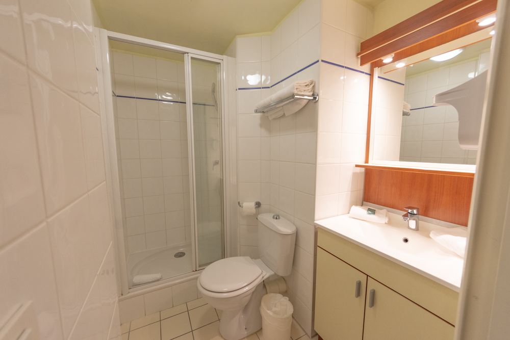APPARTEMENT T1 21M² AVEC KITCHINETTE ET SALLE D'EAU AU DERNIER ETAGE AVEC ASCENSEUR photo 3