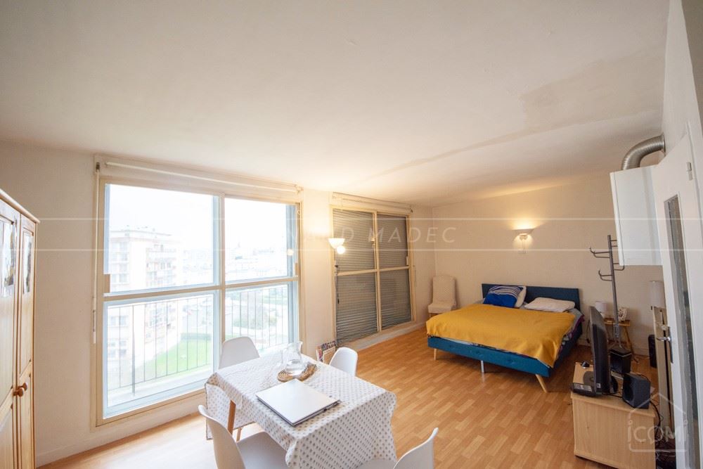 APPARTEMENT STUDIO - IDEAL PIED A TERRE OU LOCATIF - ASCENSEUR - BALCON - STATIONNEMENT - RARE