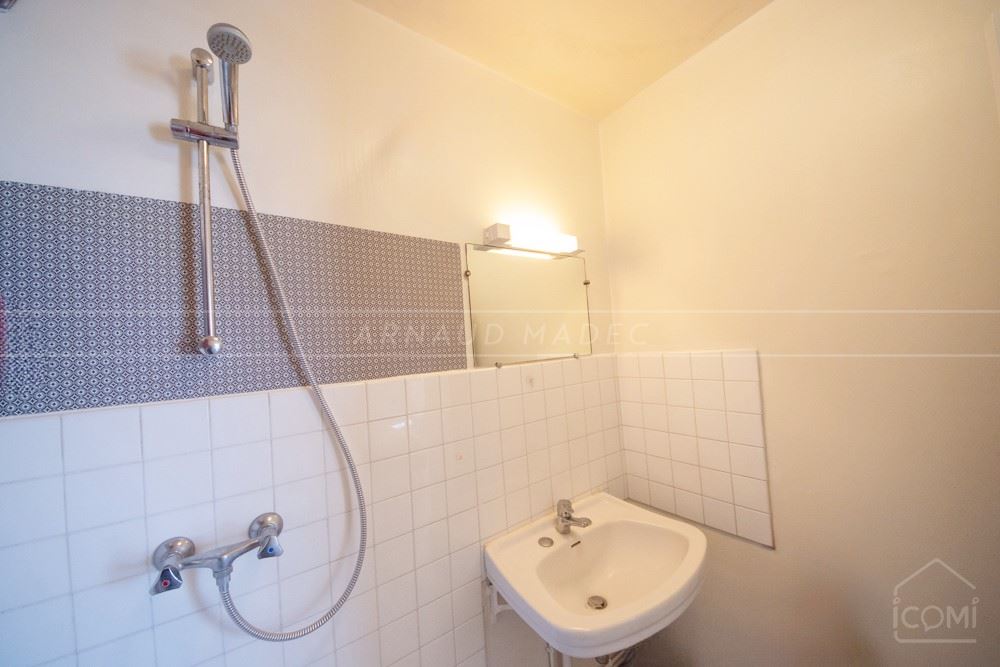 APPARTEMENT STUDIO - IDEAL PIED A TERRE OU LOCATIF - ASCENSEUR - BALCON - STATIONNEMENT - RARE photo 4