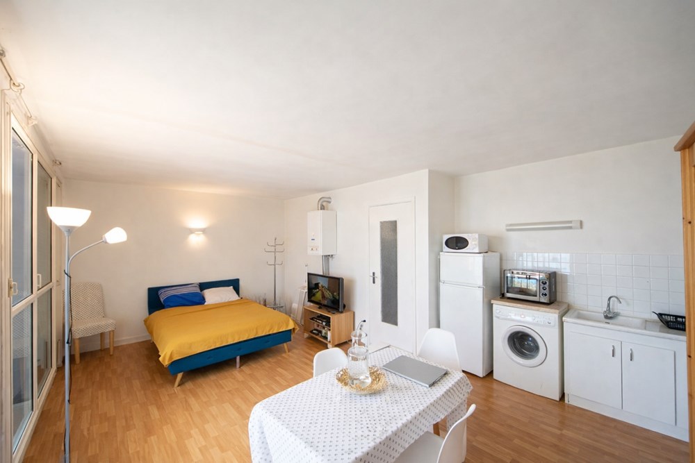 APPARTEMENT STUDIO - IDEAL PIED A TERRE OU LOCATIF - ASCENSEUR - BALCON - STATIONNEMENT - RARE photo 3