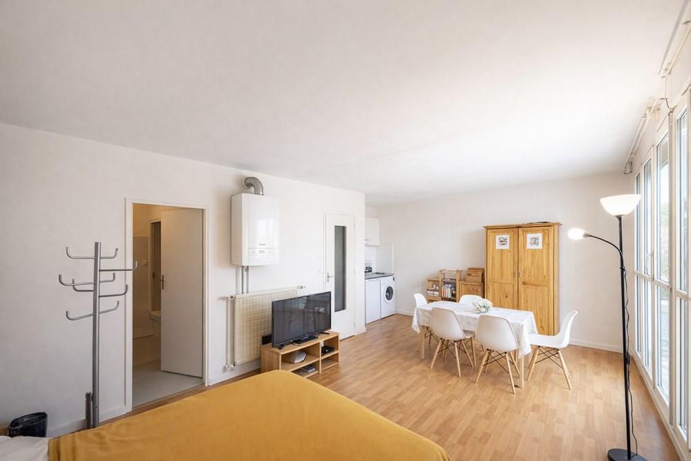 APPARTEMENT STUDIO - IDEAL PIED A TERRE OU LOCATIF - ASCENSEUR - BALCON - STATIONNEMENT - RARE photo 4