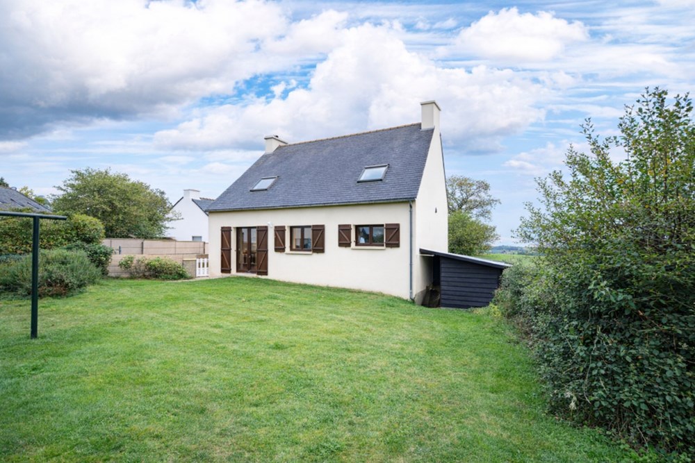 MAISON - 4 CHAMBRES - NON MITOYEN - JARDIN - GRAND GARAGE - CALME - LUMINEUX - PROCHE ECOLES