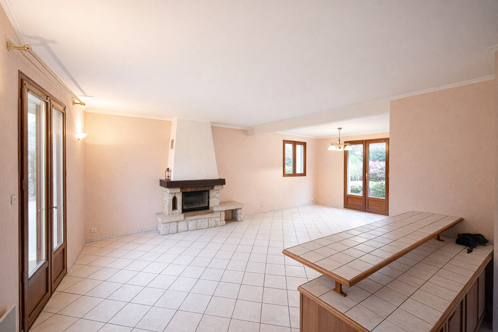 MAISON - 4 CHAMBRES - NON MITOYEN - JARDIN - GRAND GARAGE - CALME - LUMINEUX - PROCHE ECOLES photo 3