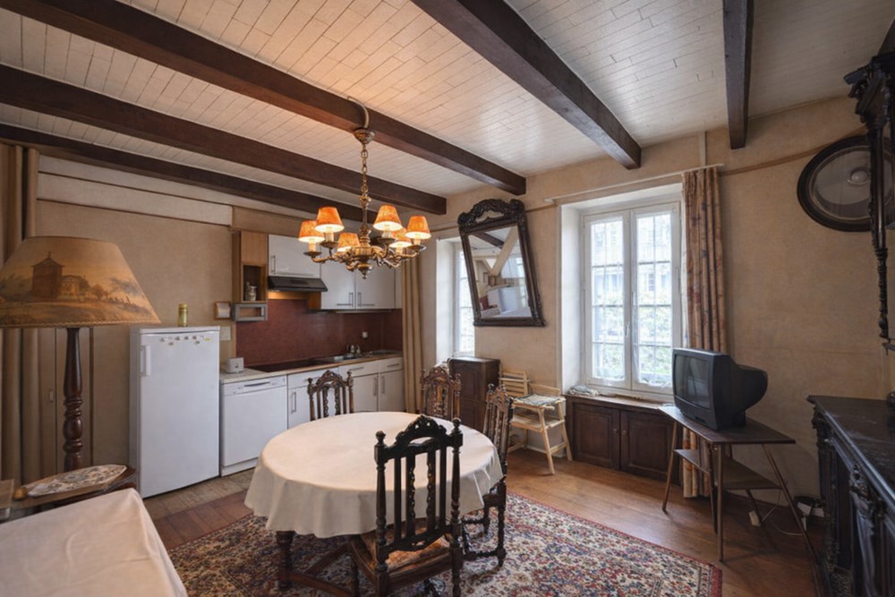 MAISON DE BOURG - FORT POTENTIEL - IDEALE JEUNE COUPLE ET INVESTISSEURS - QUARTIER CALME