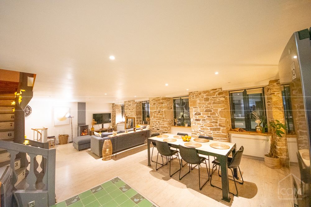 APPARTEMENT DUPLEX T4 - SUPERBE PIECE DE VIE DE 40 M² - 2 BELLES CHAMBRES - DERNIER ETAGE - CHARME - RARE photo 2