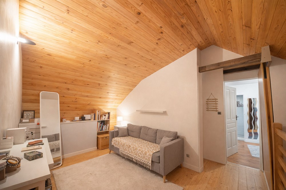 APPARTEMENT DUPLEX T4 - SUPERBE PIECE DE VIE DE 40 M² - 2 BELLES CHAMBRES - DERNIER ETAGE - CHARME - RARE photo 4