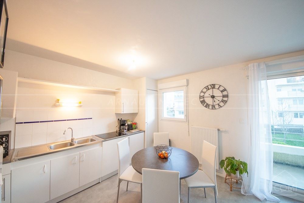 APPARTEMENT T2 DE STANDING - BELLE PIECE DE VIE AVEC TERRASSE - PARKING - RECENT - RARE photo 2