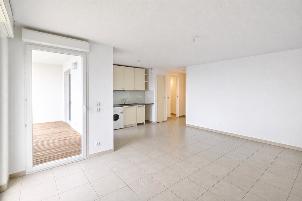 APPARTEMENT T3 DE STANDING AU 6EME ETAGE - TERRASSE - PARKING - ASCENSEUR - PISCINE - RARE photo 3