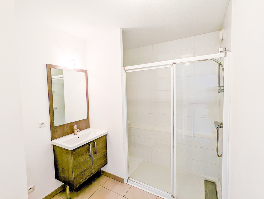 APPARTEMENT T3 DE STANDING AU 6EME ETAGE - TERRASSE - PARKING - ASCENSEUR - PISCINE - RARE photo 2