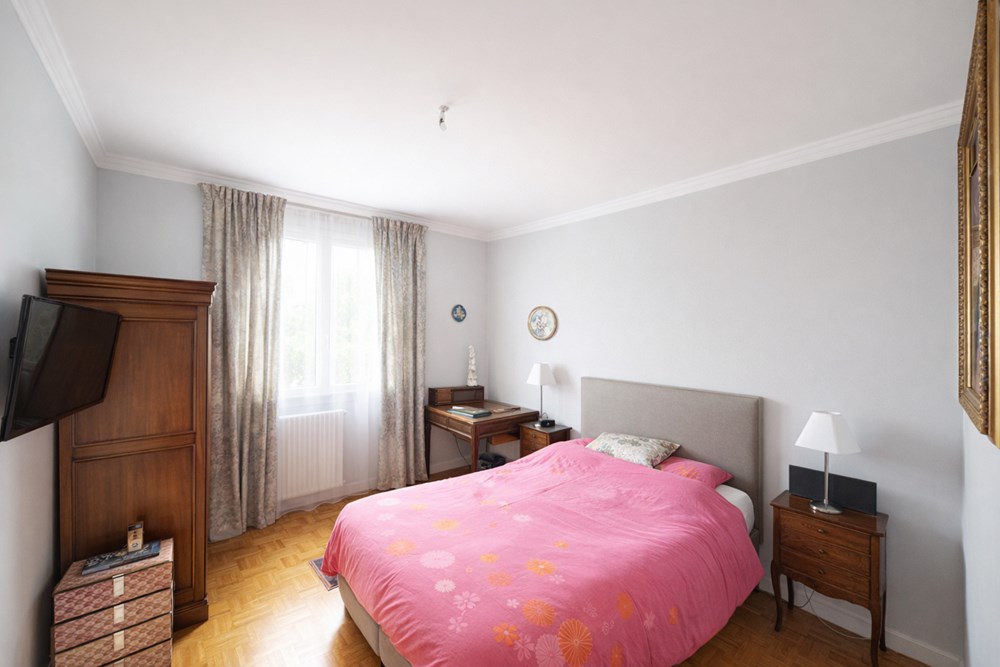 CENTRE VILLE - APPARTEMENT 75 M² - 3 CHAMBRES POSSIBLE - ASCENSEUR - CAVE - GRANDE PIECE DE VIE - GARAGE POSSIBLE - VUE MER - RARE photo 5