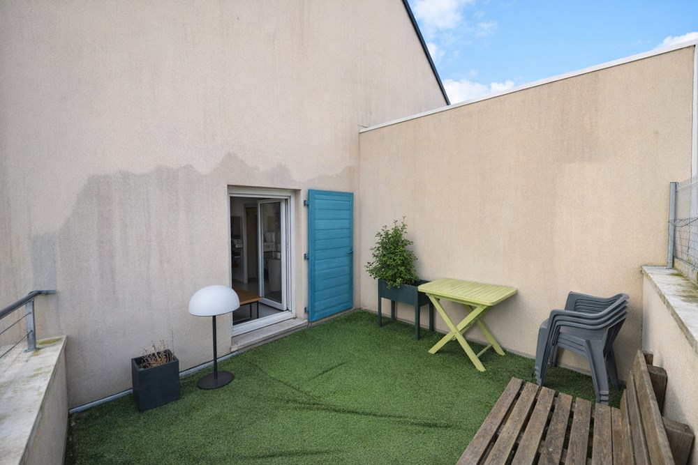 APPARTEMENT DUPLEX 71M² - 2007 - DEUX PLACES DE PARKING - DEUX CHAMBRES - DALLE BETON - 2 BALCONS - RARE photo 5