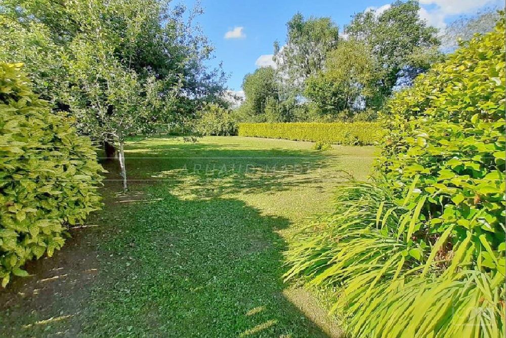 TERRAIN CLOS DE 800 M² - ARBORE - EXPOSE SUD - CALME - RARE photo 5