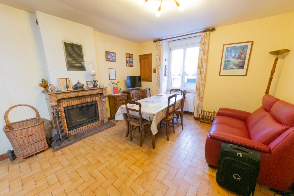 MAISON DE VILLE T4/5 DE 105M² AVEC 3 CHAMBRES POSSIBLE 5 - TERRAIN CLOS 700M² - GARAGE photo 3