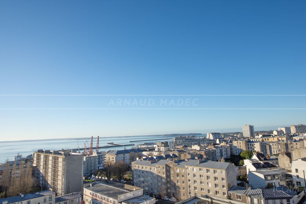 APPARTEMENT T5 DE 120 M² AU DERNIER ETAGE AVEC VUE MER PANORAMIQUE - VERANDA 40 M² - TERRASSE 50 M² - GARAGE - EXCEPTIONNEL