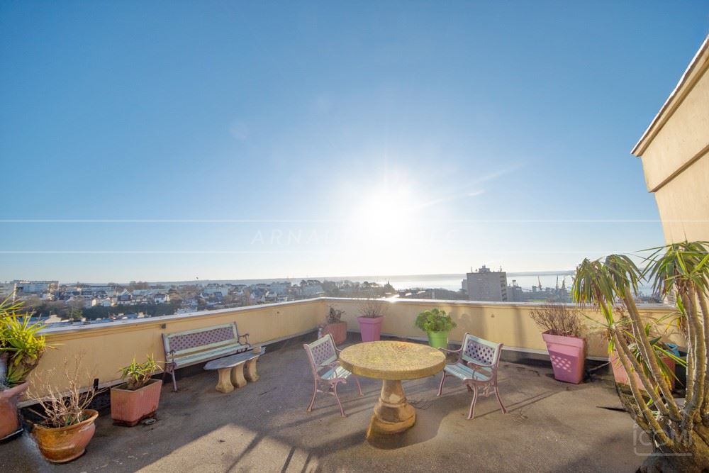 APPARTEMENT T5 DE 120 M² AU DERNIER ETAGE AVEC VUE MER PANORAMIQUE - VERANDA 40 M² - TERRASSE 50 M² - GARAGE - EXCEPTIONNEL photo 2