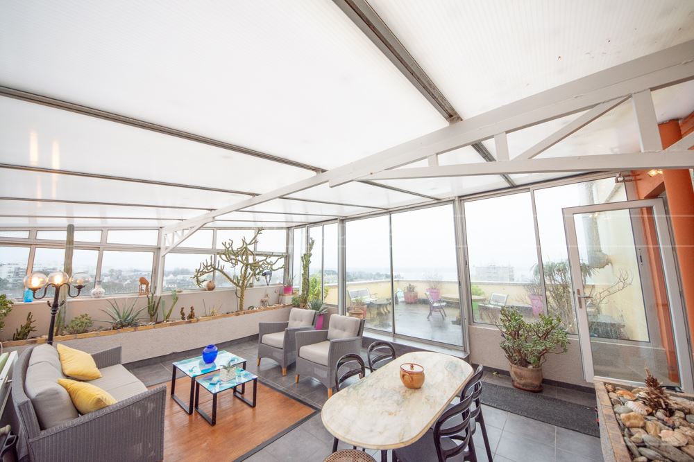 APPARTEMENT T5 DE 120 M² AU DERNIER ETAGE AVEC VUE MER PANORAMIQUE - VERANDA 40 M² - TERRASSE 50 M² - GARAGE - EXCEPTIONNEL photo 3